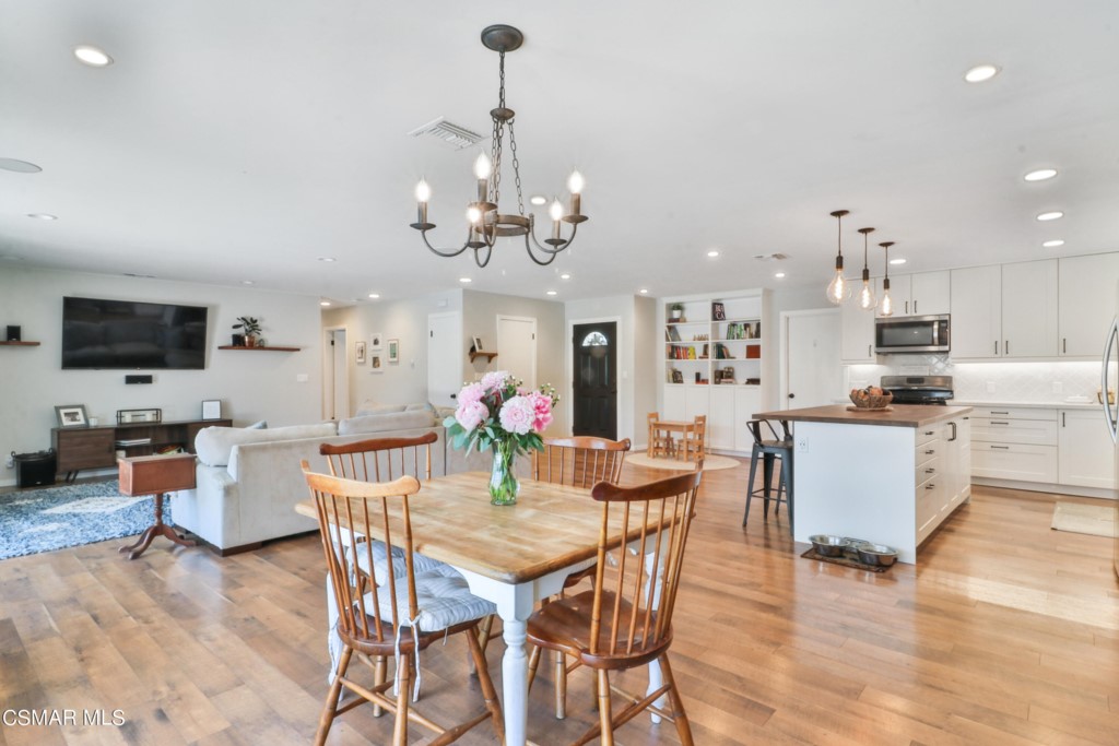 3082 Galena Avenue Simi Valley, CA 93065