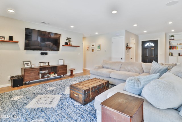 3082 Galena Avenue Simi Valley, CA 93065