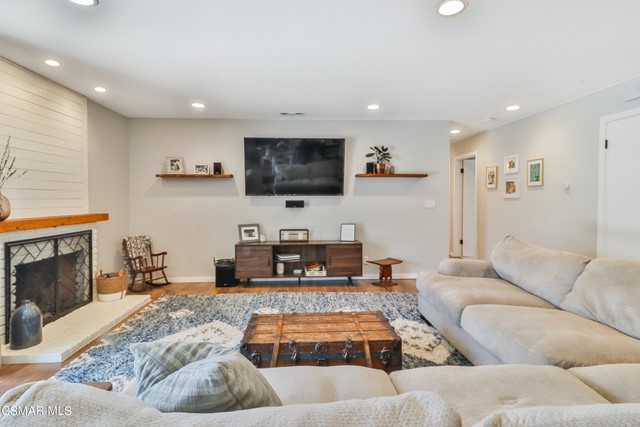 3082 Galena Avenue Simi Valley, CA 93065