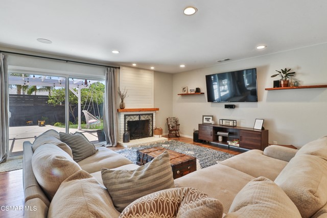 3082 Galena Avenue Simi Valley, CA 93065