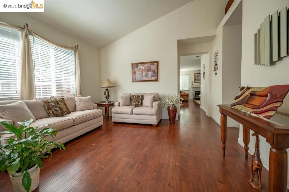 1701 Mt.Silliman Way Antioch, CA 94531