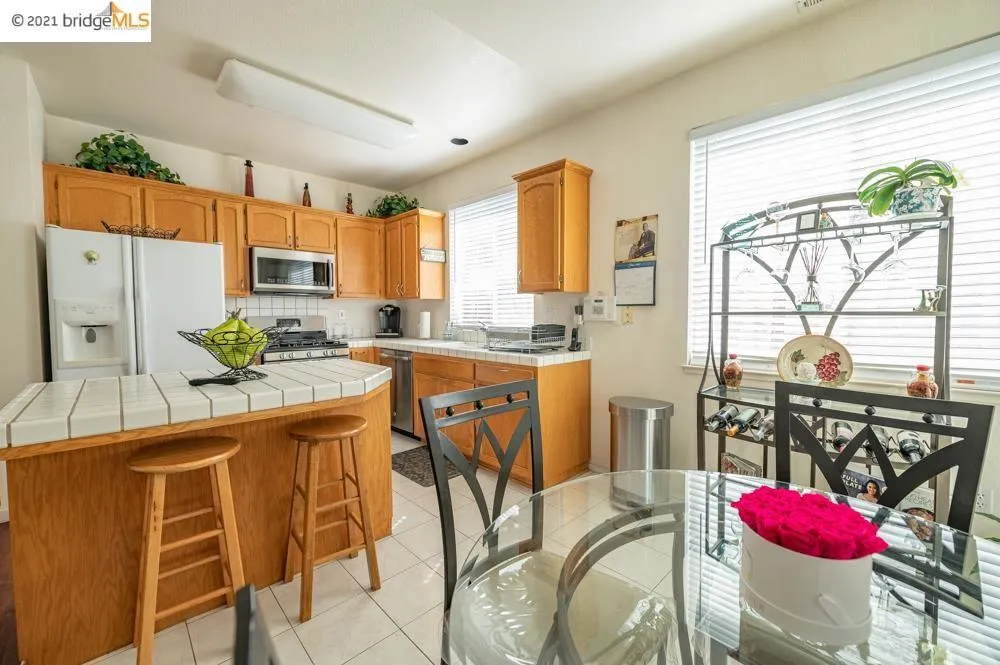 1701 Mt.Silliman Way Antioch, CA 94531