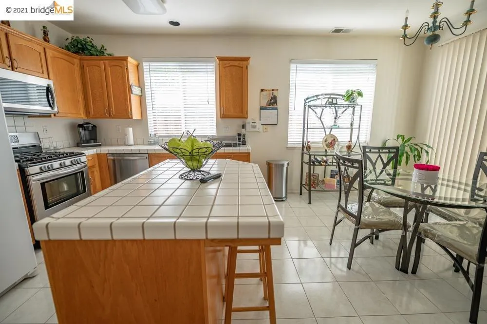 1701 Mt.Silliman Way Antioch, CA 94531