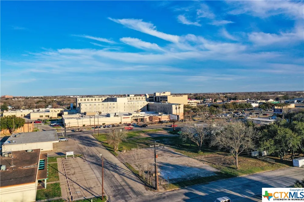 1407 NAVARR0 Victoria, TX 77904