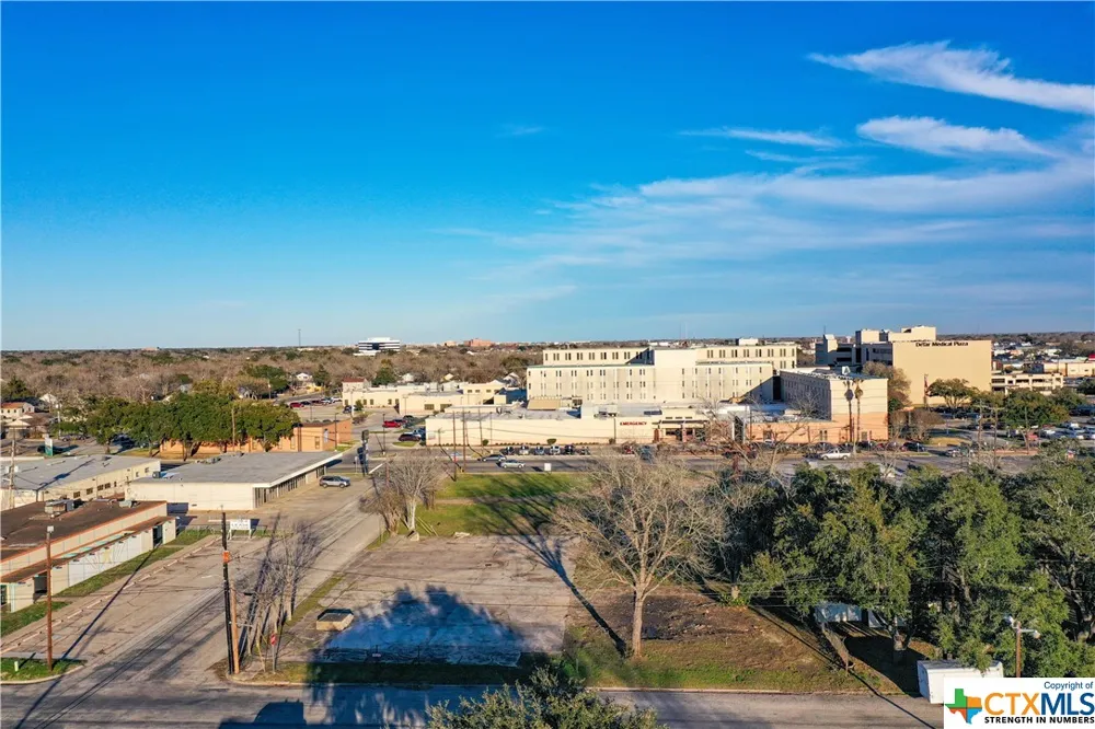 1407 NAVARR0 Victoria, TX 77904