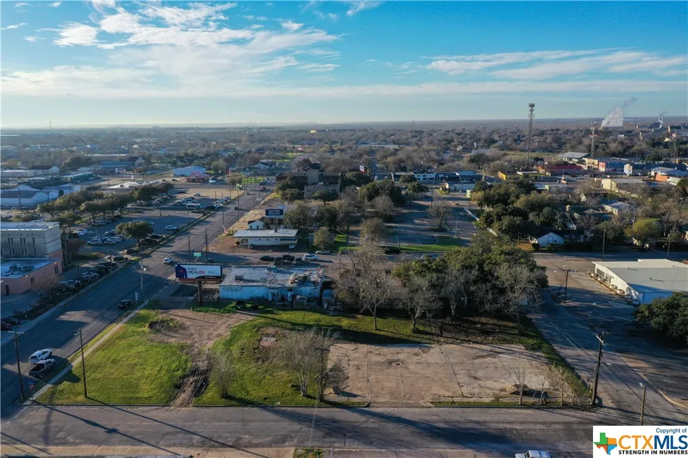 1407 NAVARR0 Victoria, TX 77904