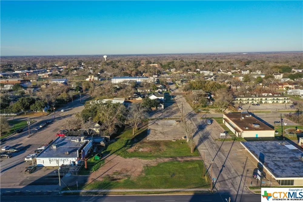 1407 NAVARR0 Victoria, TX 77904