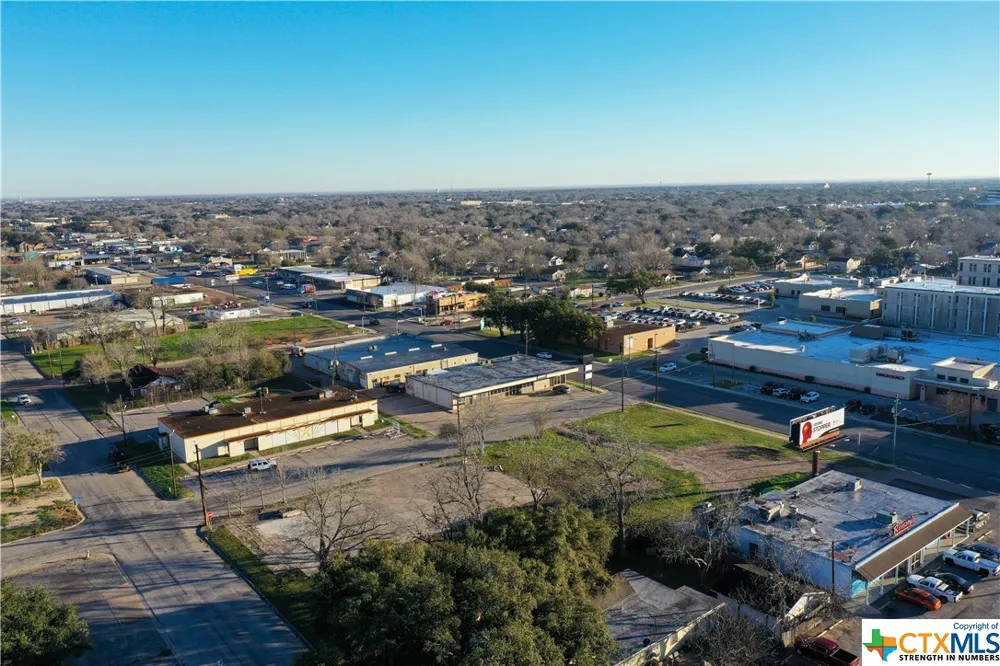 1407 NAVARR0 Victoria, TX 77904