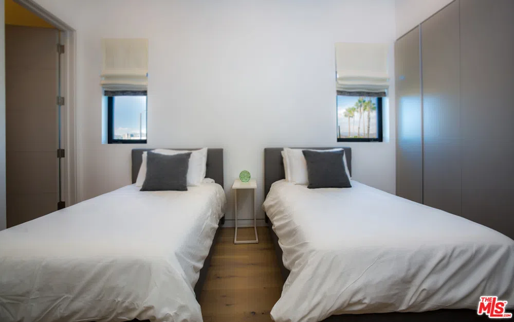 307 S Sycamore Avenue Los Angeles, CA 90036