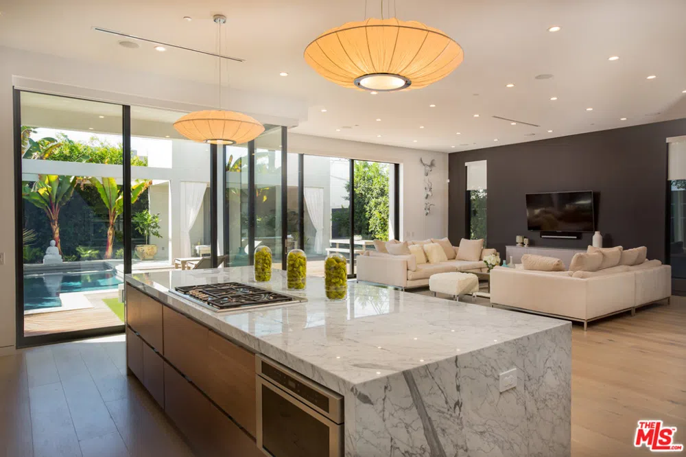307 S Sycamore Avenue Los Angeles, CA 90036