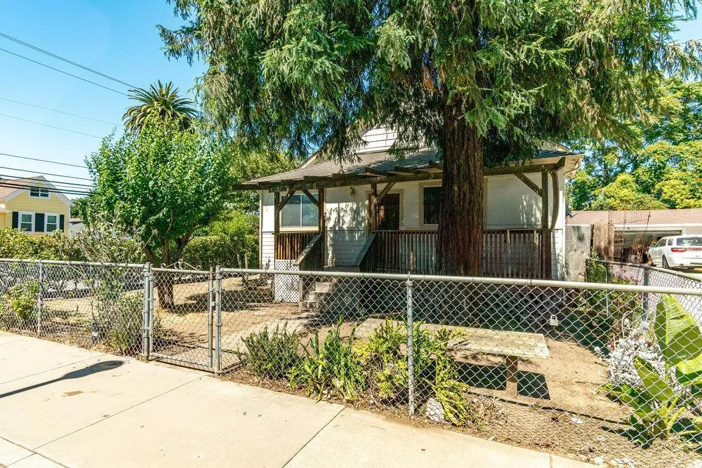 358 6th Street Gilroy, CA 95020