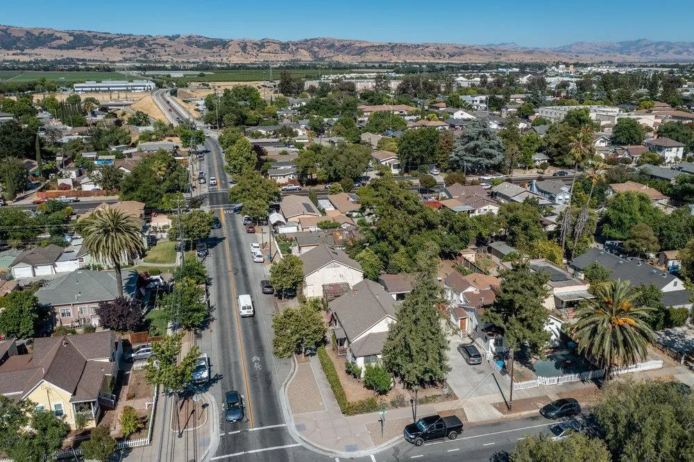 358 6th Street Gilroy, CA 95020