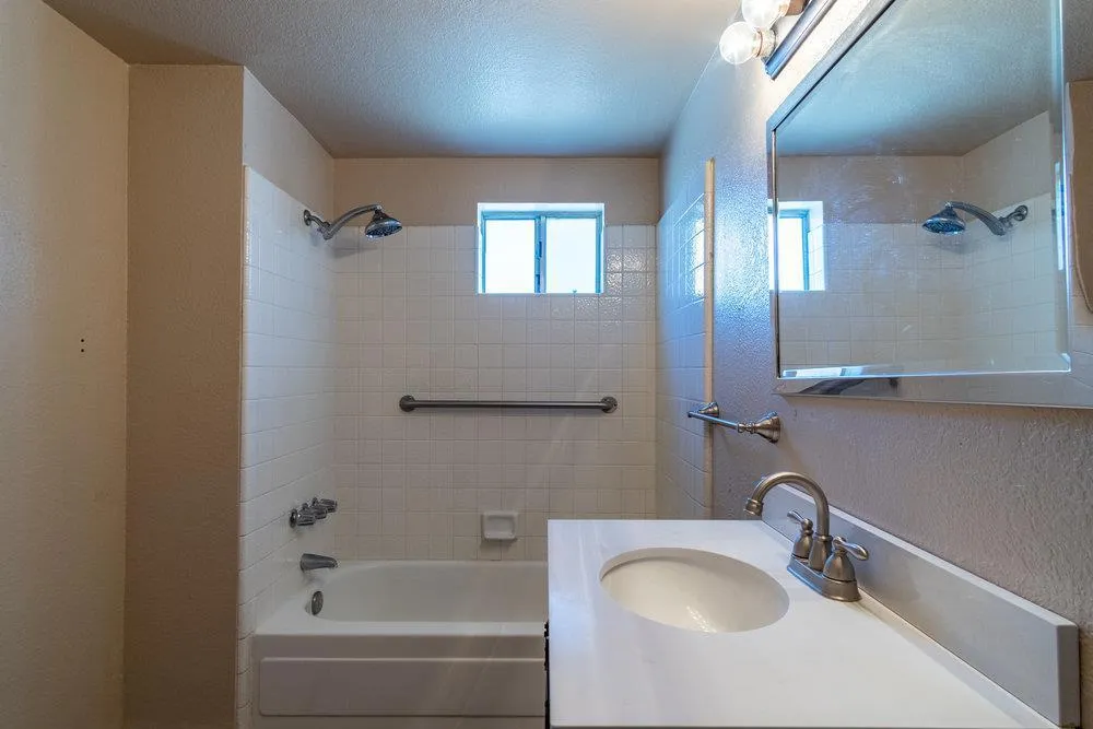 358 6th Street Gilroy, CA 95020