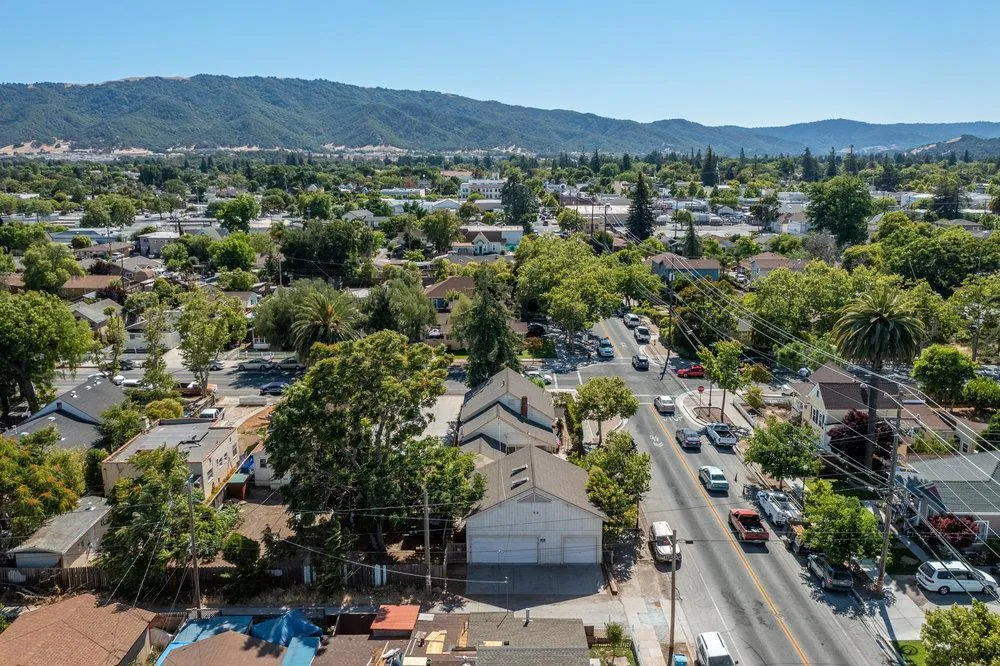358 6th Street Gilroy, CA 95020
