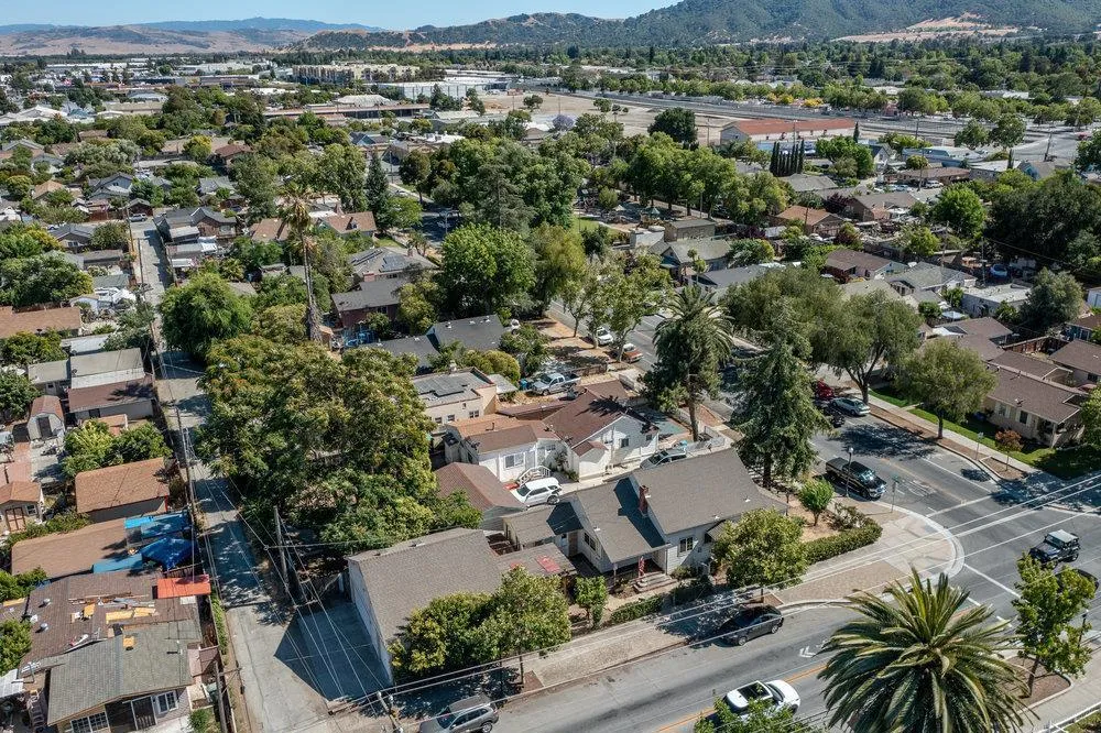 358 6th Street Gilroy, CA 95020