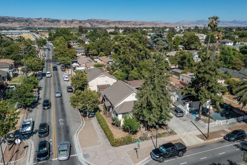 358 6th Street Gilroy, CA 95020
