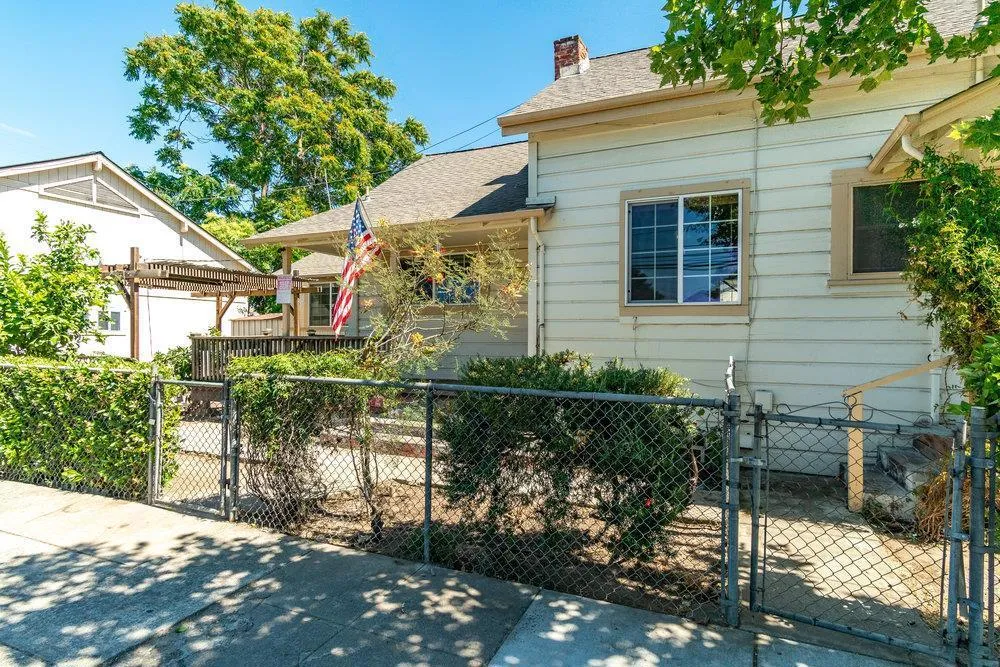 358 6th Street Gilroy, CA 95020