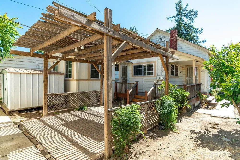 358 6th Street Gilroy, CA 95020