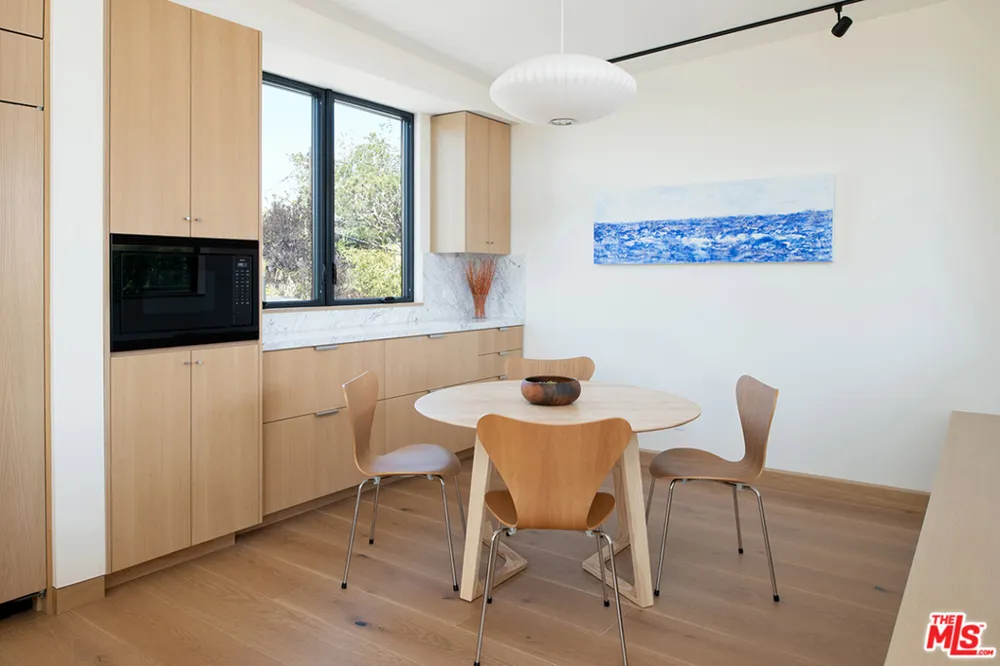 2412 Bryan Avenue Venice, CA 90291