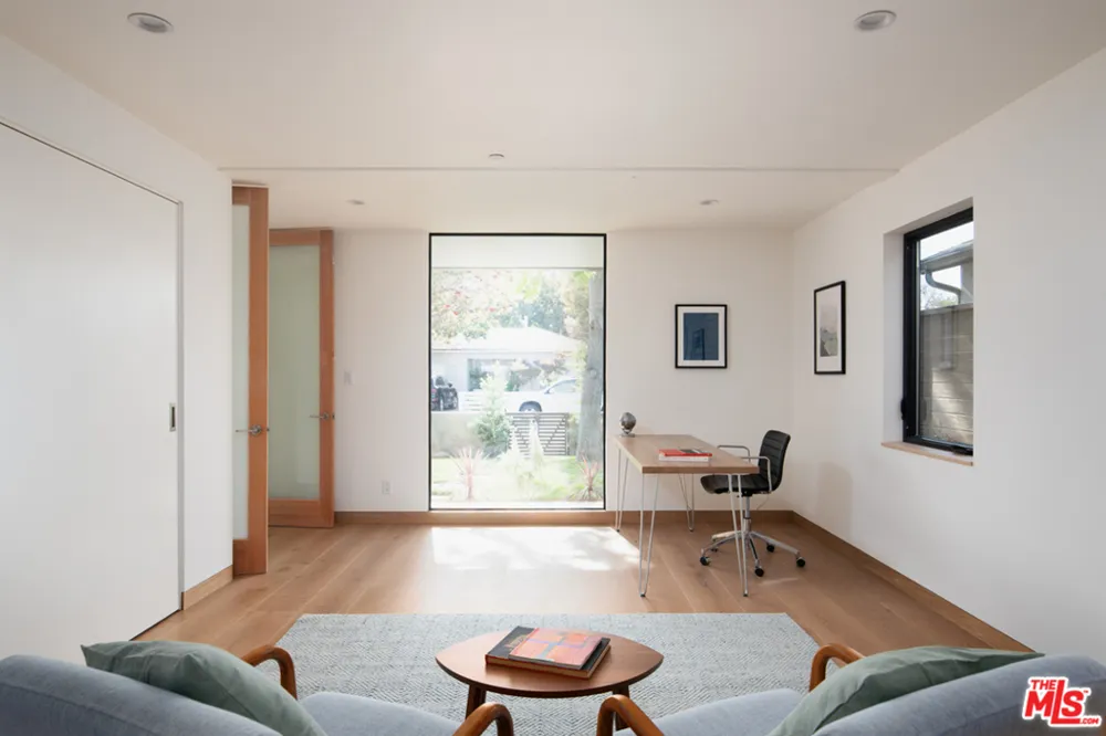 2412 Bryan Avenue Venice, CA 90291