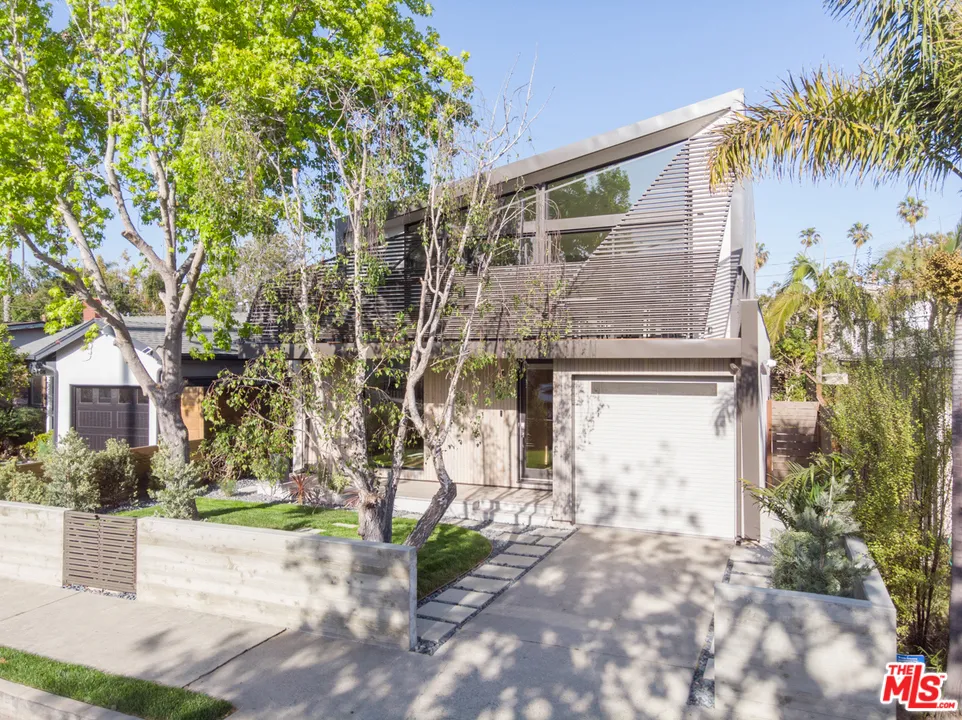 2412 Bryan Avenue Venice, CA 90291