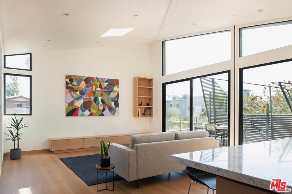 2412 Bryan Avenue Venice, CA 90291