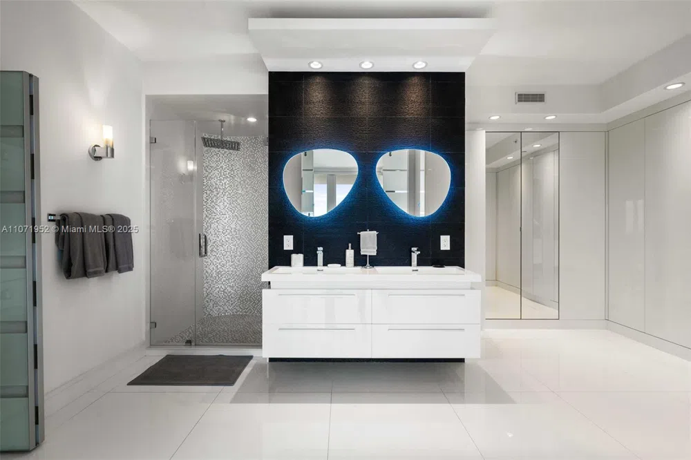 100 Lincoln Rd #PH6 Miami Beach, FL 33139