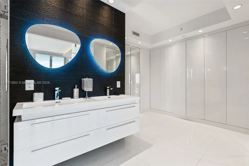 100 Lincoln Rd #PH6 Miami Beach, FL 33139