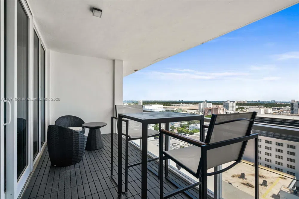 100 Lincoln Rd #PH6 Miami Beach, FL 33139