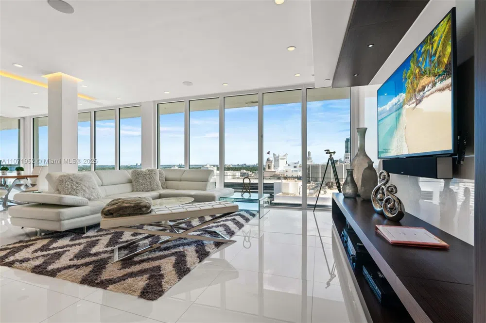 100 Lincoln Rd #PH6 Miami Beach, FL 33139