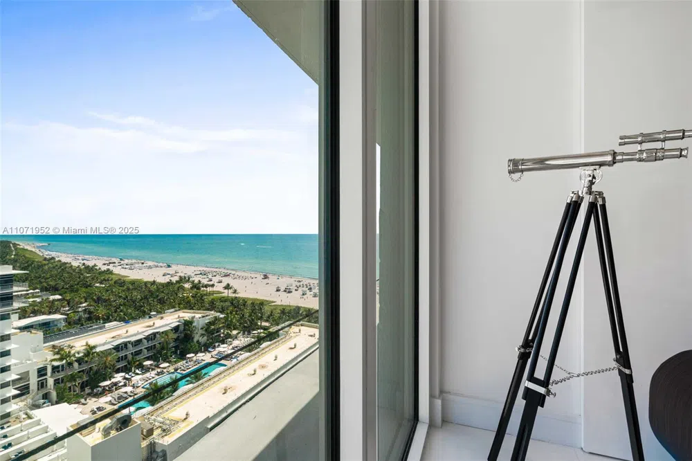 100 Lincoln Rd #PH6 Miami Beach, FL 33139
