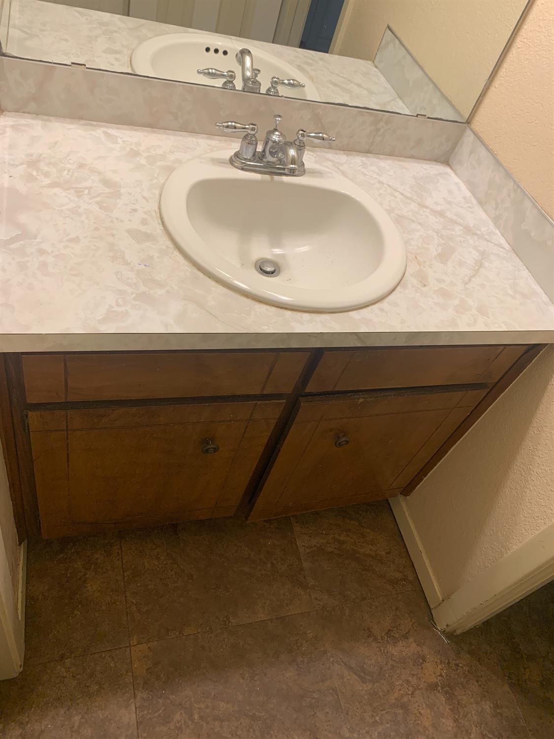 4209 Ridgeway Plainview, TX 79072