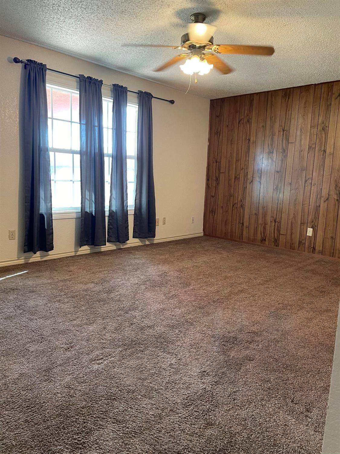 4209 Ridgeway Plainview, TX 79072