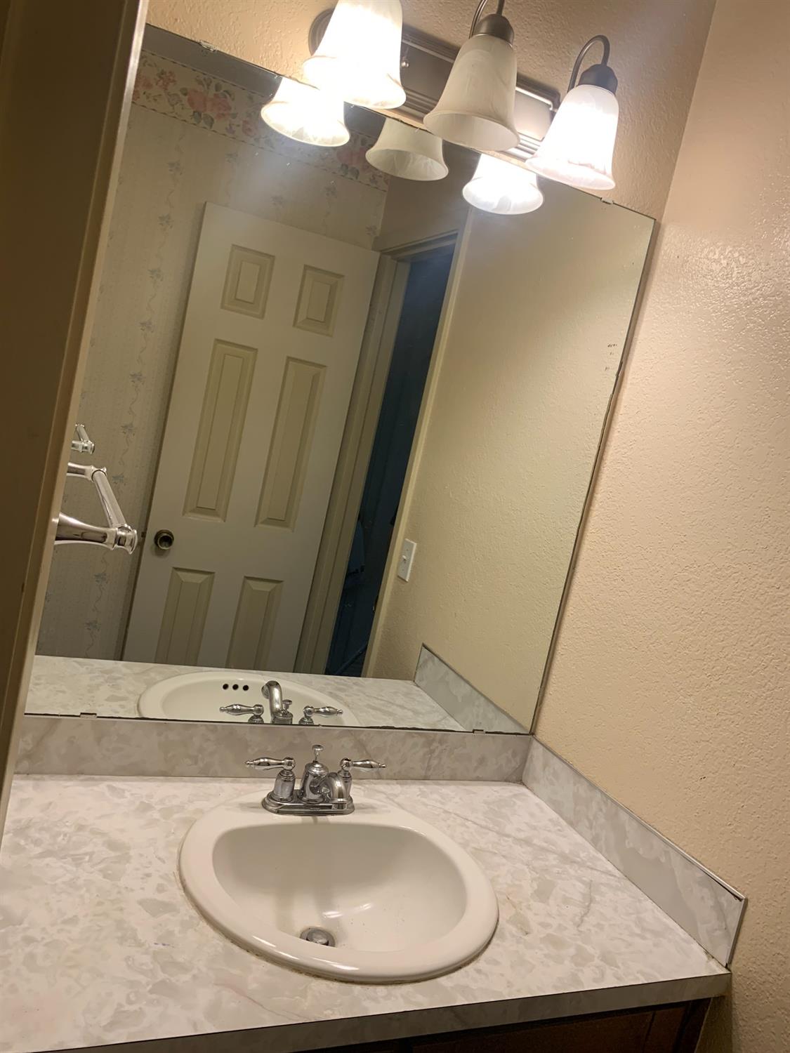 4209 Ridgeway Plainview, TX 79072