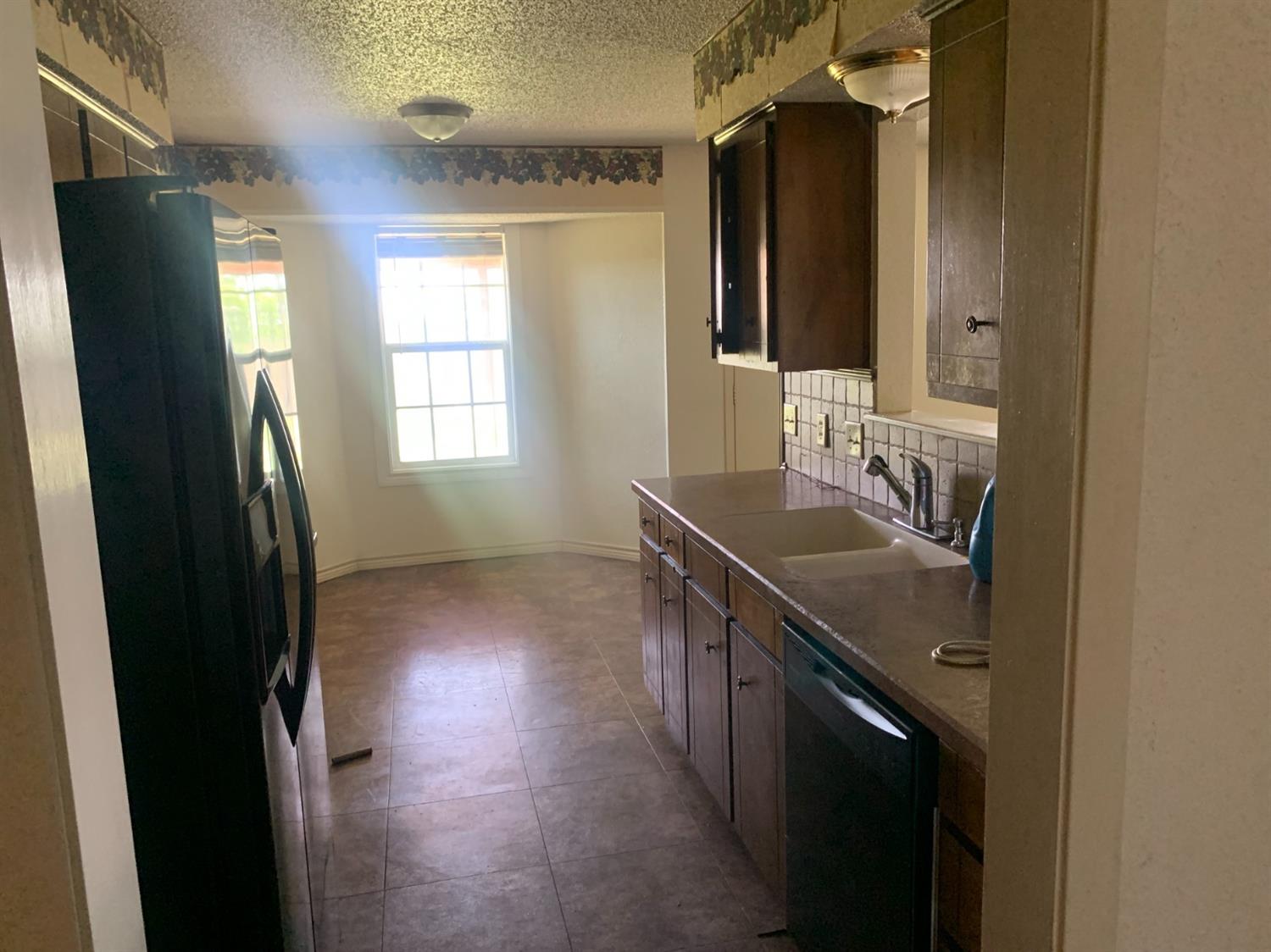 4209 Ridgeway Plainview, TX 79072