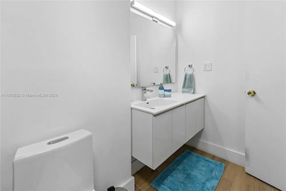 100 Lincoln Rd #1627 Miami Beach, FL 33139