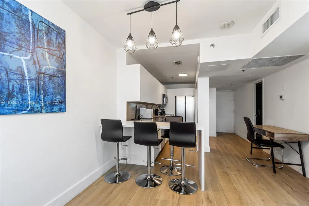 100 Lincoln Rd #1627 Miami Beach, FL 33139