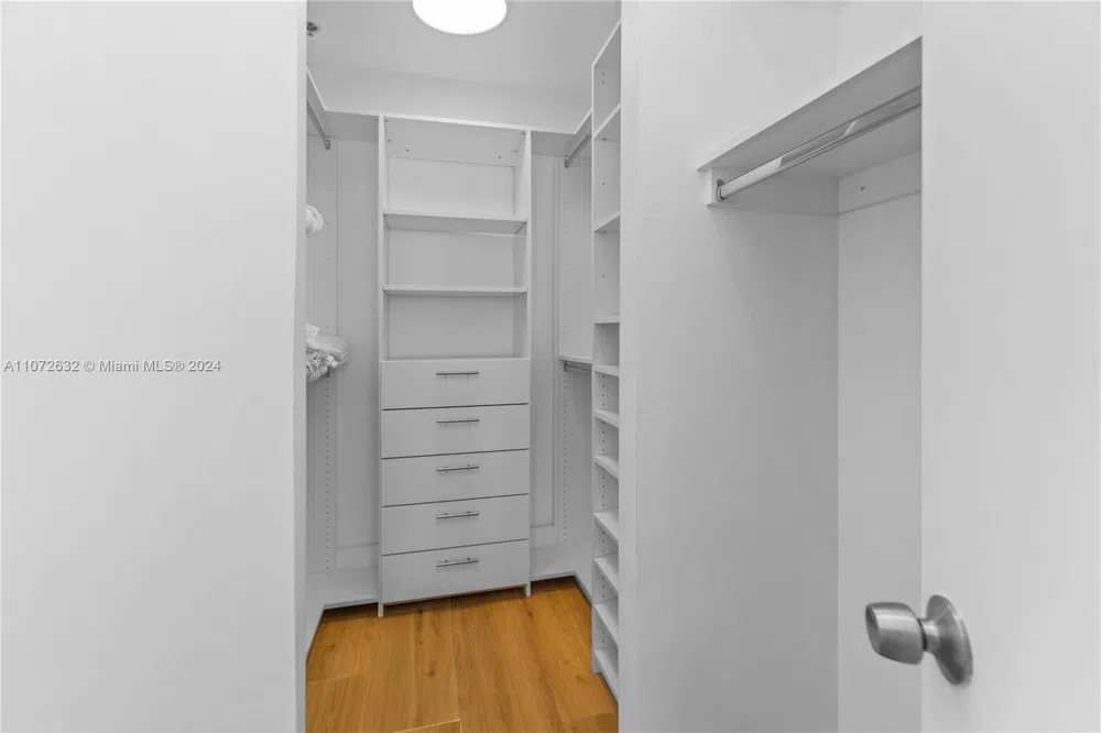 100 Lincoln Rd #1627 Miami Beach, FL 33139