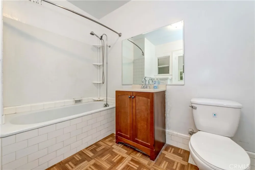 1308 S Van Ness Avenue Los Angeles, CA 90019