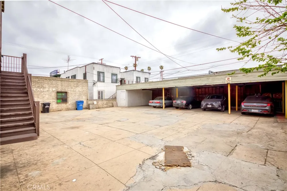 1308 S Van Ness Avenue Los Angeles, CA 90019