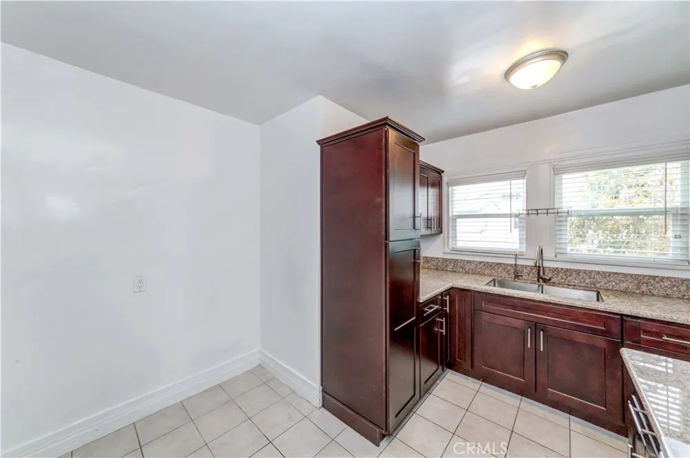 1308 S Van Ness Avenue Los Angeles, CA 90019