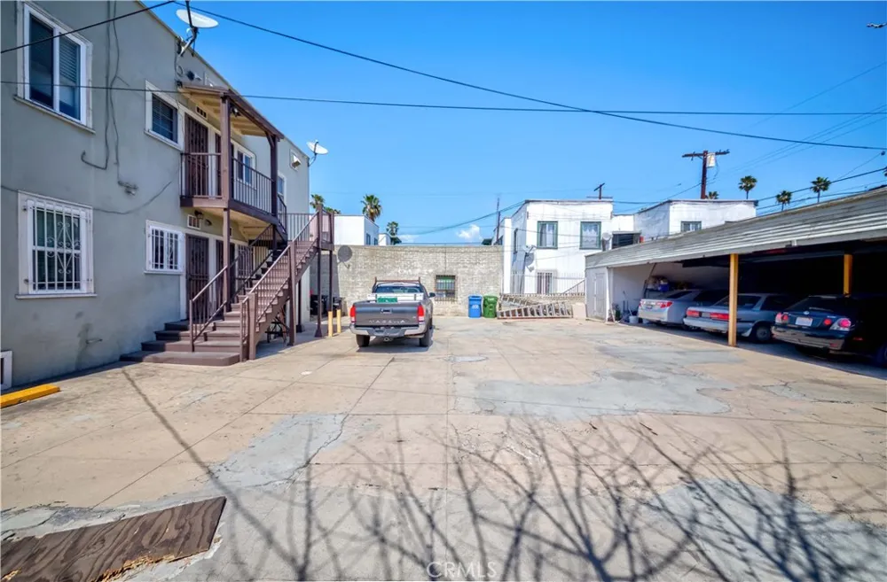 1308 S Van Ness Avenue Los Angeles, CA 90019