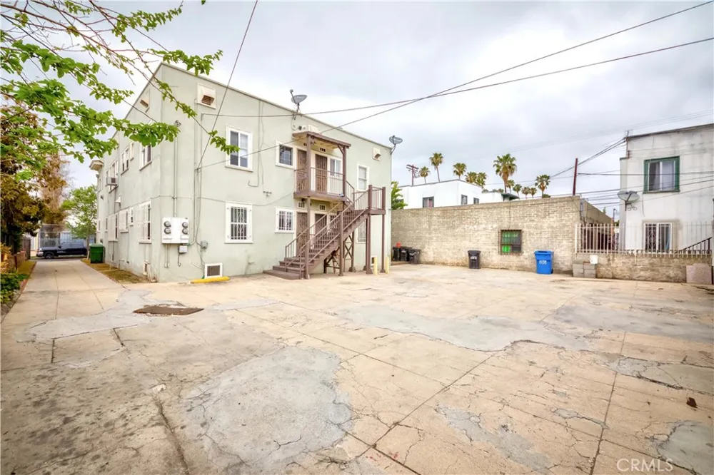 1308 S Van Ness Avenue Los Angeles, CA 90019