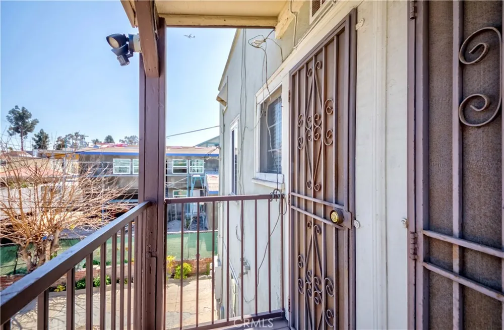 1308 S Van Ness Avenue Los Angeles, CA 90019