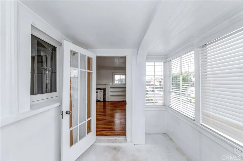 1308 S Van Ness Avenue Los Angeles, CA 90019