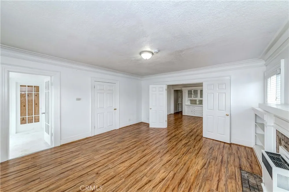 1308 S Van Ness Avenue Los Angeles, CA 90019