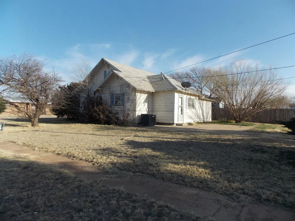 211 Ave F Abernathy, TX 79311