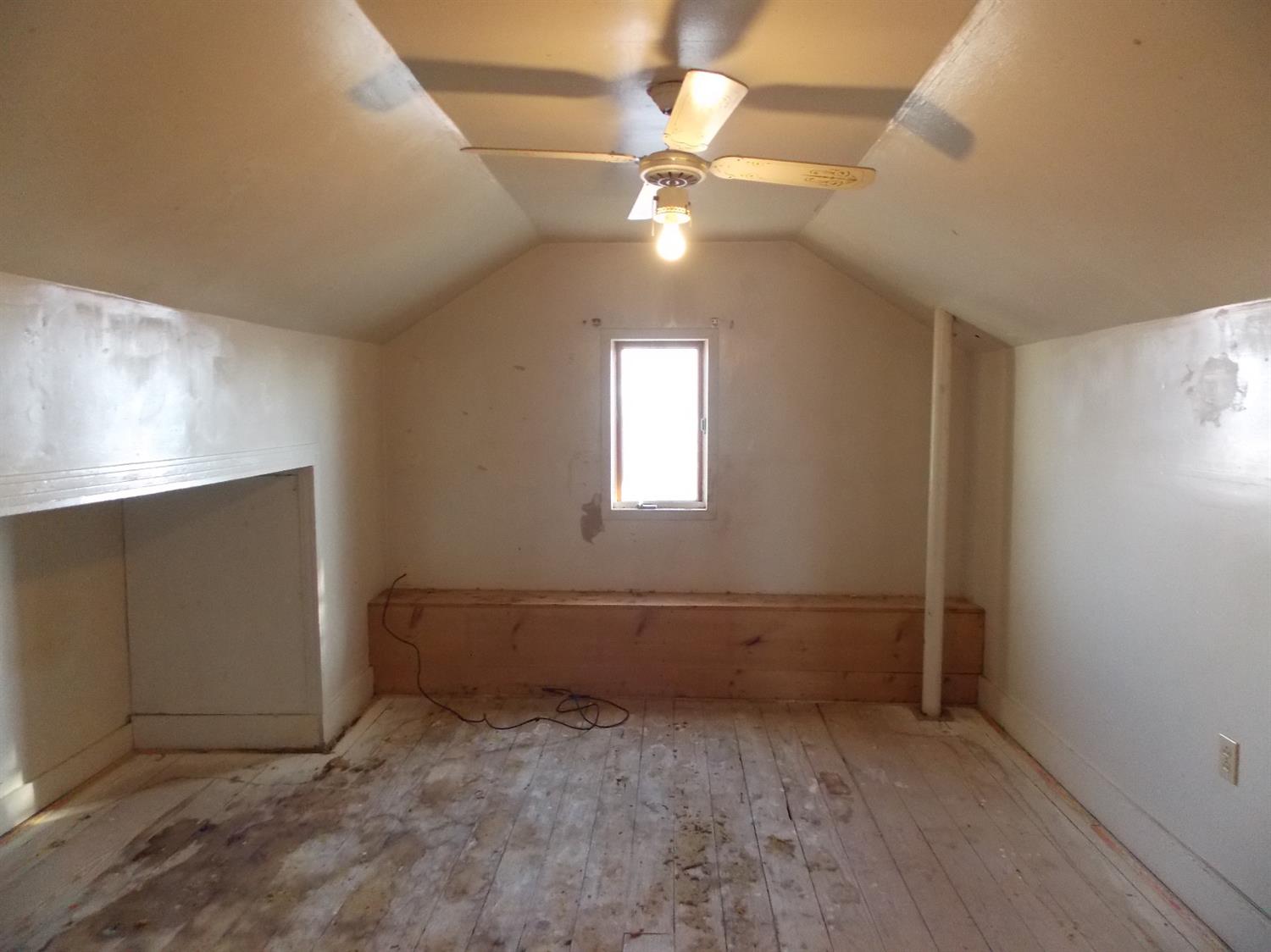 211 Ave F Abernathy, TX 79311