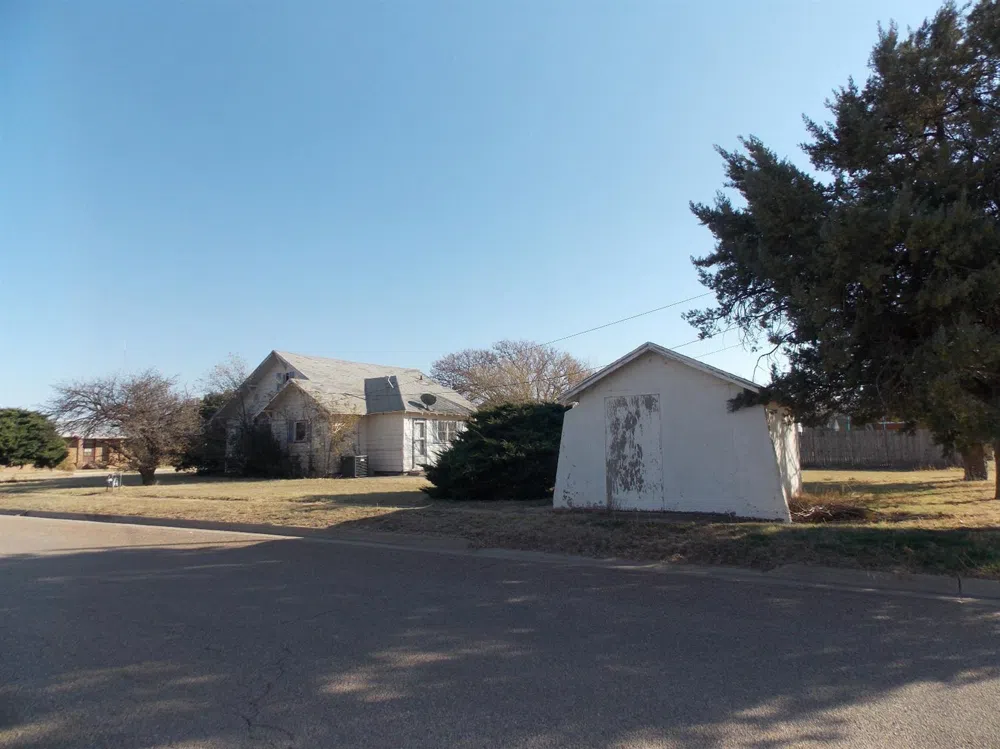 211 Ave F Abernathy, TX 79311
