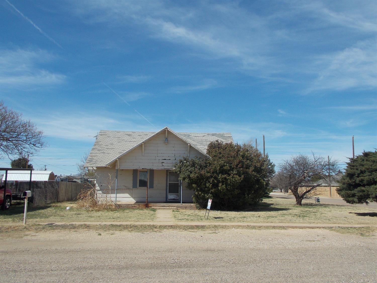 211 Ave F Abernathy, TX 79311